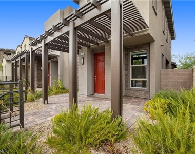 11677 Emerald Lake Avenue - Photo Thumbnail 1
