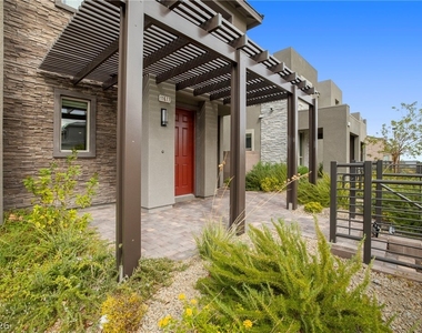 11677 Emerald Lake Avenue - Photo Thumbnail 2
