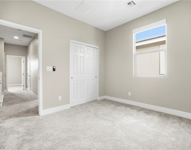 11677 Emerald Lake Avenue - Photo Thumbnail 13