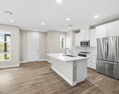 11677 Emerald Lake Avenue - Photo Thumbnail 11