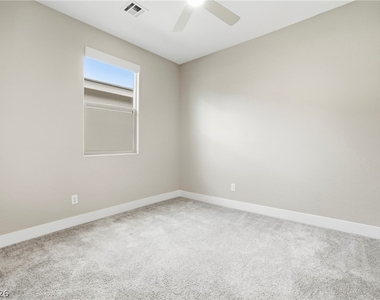11677 Emerald Lake Avenue - Photo Thumbnail 14