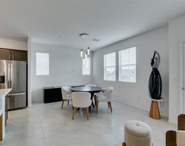 635 Bellus Place - Photo Thumbnail 12
