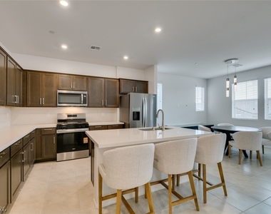 635 Bellus Place - Photo Thumbnail 27