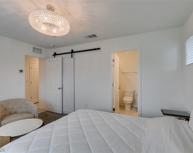 635 Bellus Place - Photo Thumbnail 8