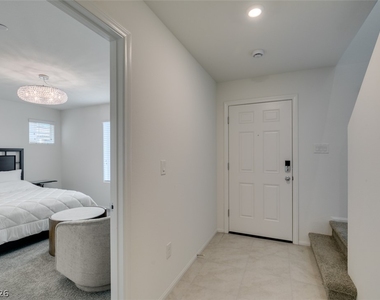 635 Bellus Place - Photo Thumbnail 4