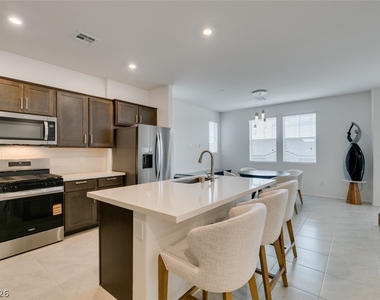 635 Bellus Place - Photo Thumbnail 29