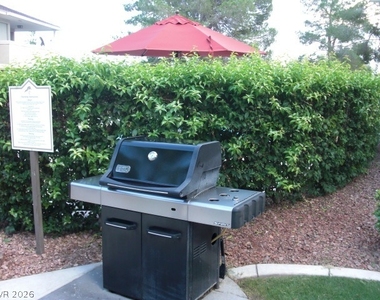 769 Oakmont Avenue - Photo Thumbnail 14