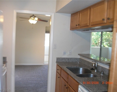 769 Oakmont Avenue - Photo Thumbnail 9