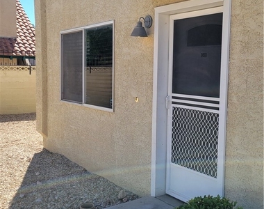 6761 Holmby Avenue - Photo Thumbnail 3