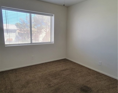 6761 Holmby Avenue - Photo Thumbnail 7