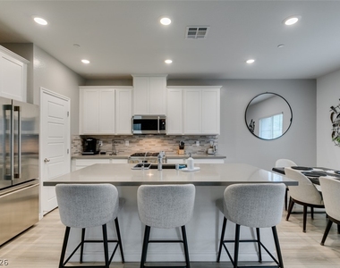 600 N Carriage Hill Drive - Photo Thumbnail 26