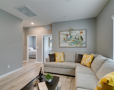 600 N Carriage Hill Drive - Photo Thumbnail 33