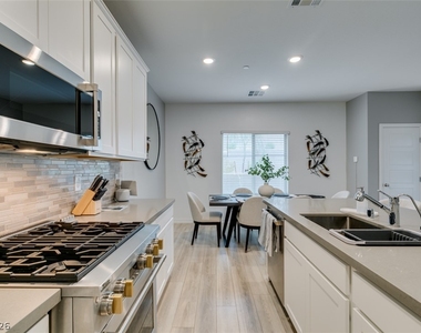 600 N Carriage Hill Drive - Photo Thumbnail 28