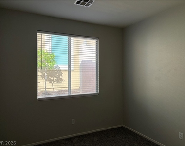 10660 Windrose Point Avenue - Photo Thumbnail 11