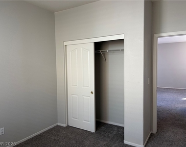 10660 Windrose Point Avenue - Photo Thumbnail 12