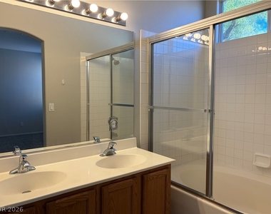 10660 Windrose Point Avenue - Photo Thumbnail 15