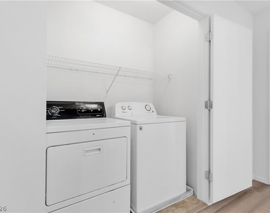 5354 Aurora Beam Avenue - Photo Thumbnail 16