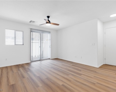 5354 Aurora Beam Avenue - Photo Thumbnail 3