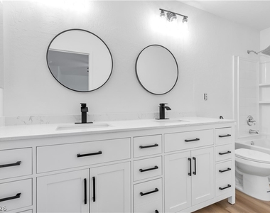 5354 Aurora Beam Avenue - Photo Thumbnail 17