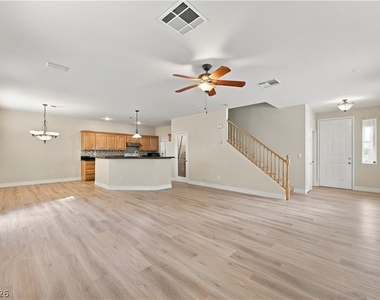 9261 Bearded Iris Avenue - Photo Thumbnail 10