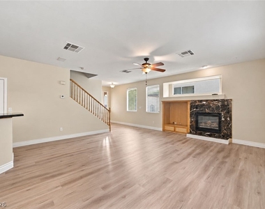 9261 Bearded Iris Avenue - Photo Thumbnail 5