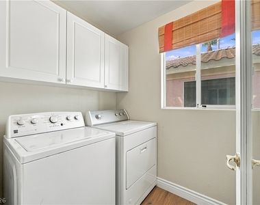 9261 Bearded Iris Avenue - Photo Thumbnail 16