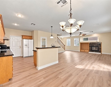 9261 Bearded Iris Avenue - Photo Thumbnail 7