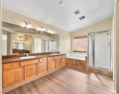 9261 Bearded Iris Avenue - Photo Thumbnail 4