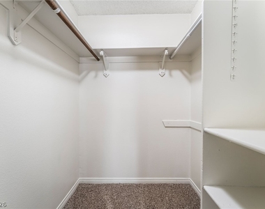 3823 S Maryland Parkway - Photo Thumbnail 18