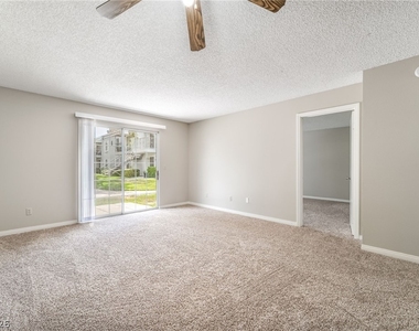 3823 S Maryland Parkway - Photo Thumbnail 6