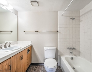 3823 S Maryland Parkway - Photo Thumbnail 19