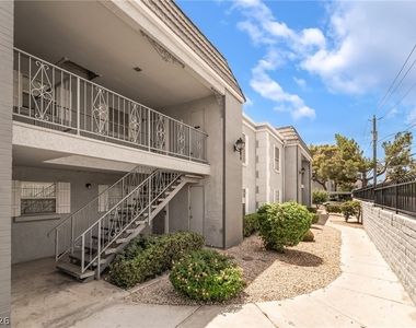 3823 S Maryland Parkway - Photo Thumbnail 4