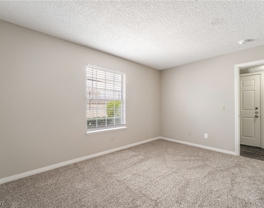 3823 S Maryland Parkway - Photo Thumbnail 23