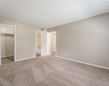 3823 S Maryland Parkway - Photo Thumbnail 17