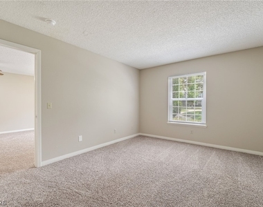 3823 S Maryland Parkway - Photo Thumbnail 16