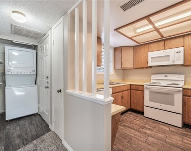 3823 S Maryland Parkway - Photo Thumbnail 13