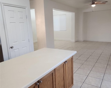 9662 Ziegler Avenue - Photo Thumbnail 15