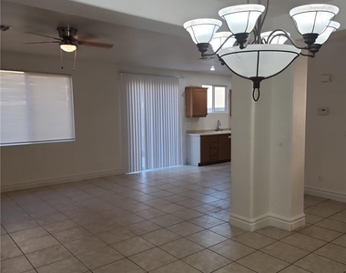 9662 Ziegler Avenue - Photo Thumbnail 7