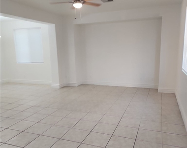 9662 Ziegler Avenue - Photo Thumbnail 2