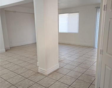 9662 Ziegler Avenue - Photo Thumbnail 5
