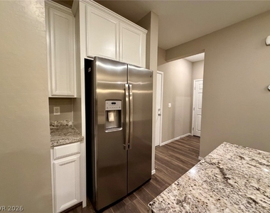 771 Estate Country Avenue - Photo Thumbnail 12