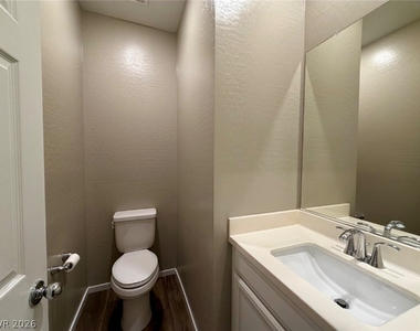 771 Estate Country Avenue - Photo Thumbnail 16