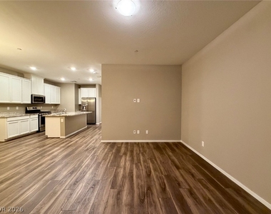 771 Estate Country Avenue - Photo Thumbnail 7