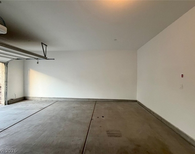 771 Estate Country Avenue - Photo Thumbnail 51