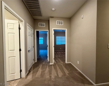 771 Estate Country Avenue - Photo Thumbnail 38