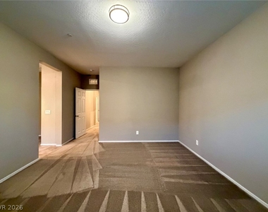771 Estate Country Avenue - Photo Thumbnail 28