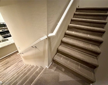 771 Estate Country Avenue - Photo Thumbnail 22