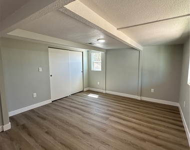 2590 N Murphy Street - Photo Thumbnail 29