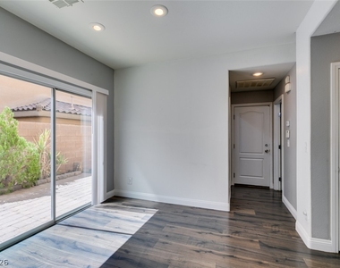 8365 Rygate Avenue - Photo Thumbnail 5
