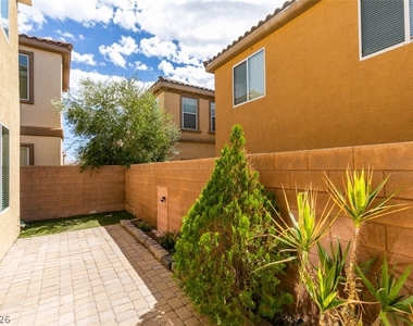 8365 Rygate Avenue - Photo Thumbnail 19